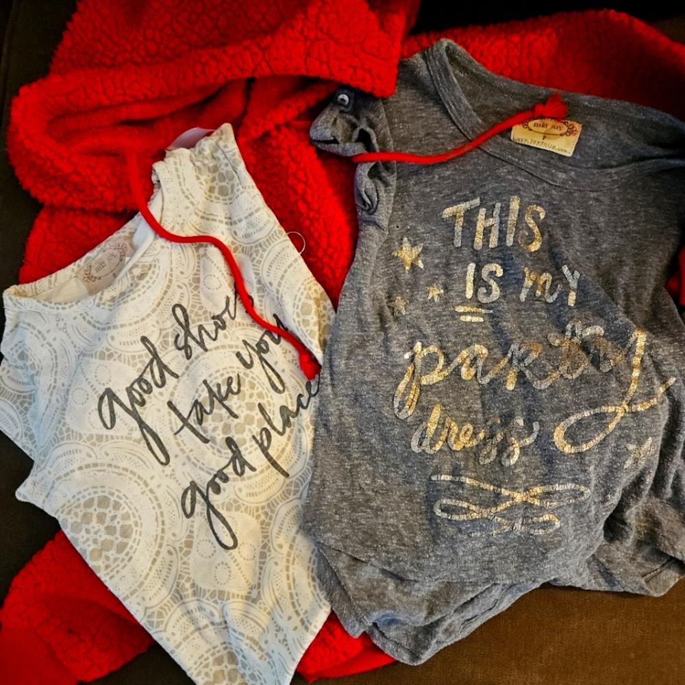 Joyfolie Graphic Tees in Gray and White
